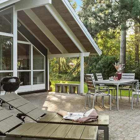 4 Bedroom Beautiful In * Melby