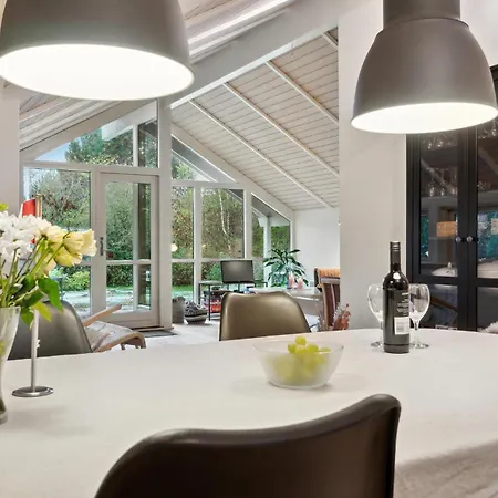 Nyaraló 4 Bedroom Beautiful In Melby