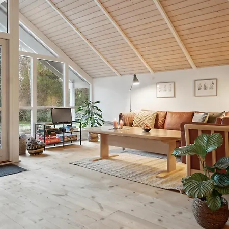 4 Bedroom Beautiful In Nyaraló