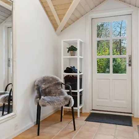 4 Bedroom Beautiful In Melby