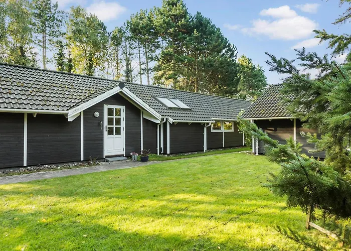 4 Bedroom Beautiful In *