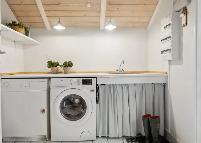 4 Bedroom Beautiful In Дом отдыха *